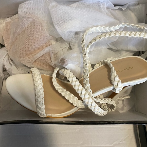 White braided lace up heel ! - Picture 3 of 5
